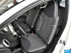 2015款 1.0L AMT 铉酷型
