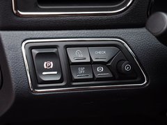 2015款 1.8T 自动 豪华型