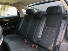 2015款 1.8T 自动 旗舰型