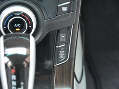 2015款 1.8T 自动 旗舰型