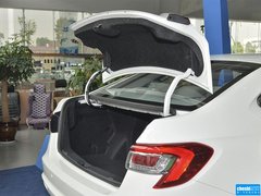 2015款 1.8T 自动 旗舰型