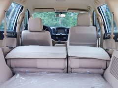 2015款 2.8T 四驱柴油豪华版 5座
