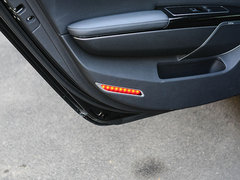 2015款 3.8L 自动 尊贵版