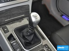 2015款 2.0T 手动 两驱尊贵型