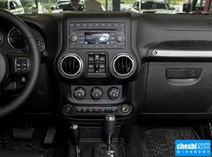 2015款 3.0L 自动 四门 舒享版 Sahara