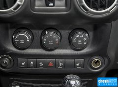 2015款 3.0L 自动 四门 舒享版 Sahara