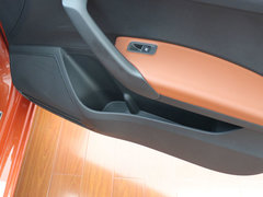 2015款 1.6L 自动 豪华型