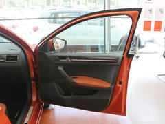 2015款 1.6L 自动 豪华型