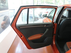 2015款 1.6L 自动 豪华型