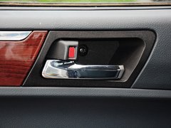 2015款 2.8T 汽油两驱 精英版