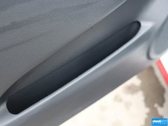 2015款 1.0L 自动 限定款