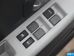 2015款 1.0L 自动 限定款