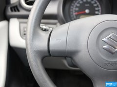 2015款 1.0L 自動(dòng) 限定款