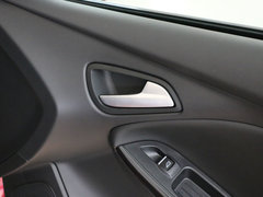 2015款 两厢 1.6L 手动 舒适型