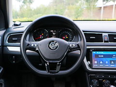 2015款 1.6L 自动 豪华版