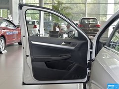 2015款 230TSI DSG舒适版
