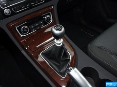 2015款 1.5T 手动 精英型