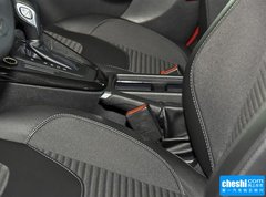 2015款 两厢 1.6L 自动 风尚型