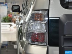 2016款 3.0L 自动 尊贵版 国V