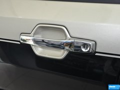 2016款 3.0L 自动 尊贵版 国V