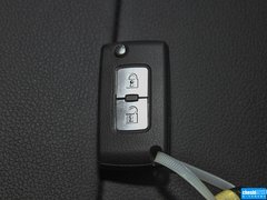 2016款 3.0L 自动 尊贵版 国V