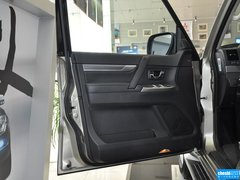2016款 3.0L 自动 尊贵版 国V