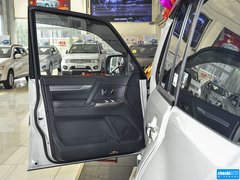 2016款 3.0L 自动 尊贵版 国V
