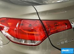 2015款 1.8L 自动 尊贵版