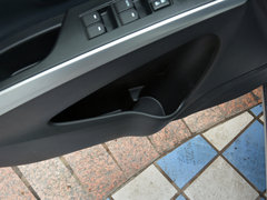 2015款 1.6L CVT 两驱精英型