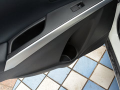 2015款 1.6L CVT 两驱精英型