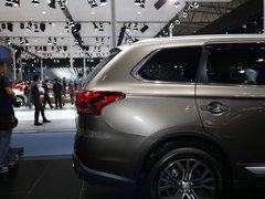 2016款 2.4L 四驱精英版 5座