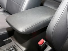 2016款 2.4L 四驱精英版 5座