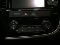 2016款 2.4L 四驱精英版 5座