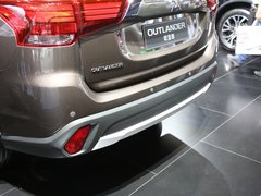 2016款 2.4L 四驱精英版 5座