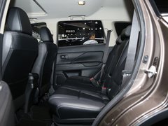 2016款 2.4L 四驱精英版 5座