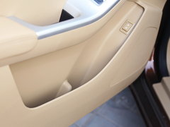 2016款 1.8L 手动 舒适型7座