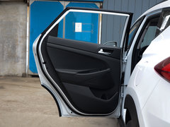 2015款 1.6T 双离合 两驱领先型