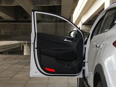 2015款 1.6T 双离合 四驱旗舰型