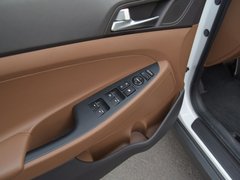 2015款 1.6T 双离合 四驱旗舰型