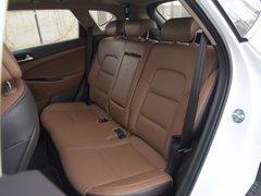 2015款 1.6T 双离合 四驱旗舰型