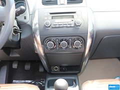 2015款 1.6L 手动 酷锐限定款