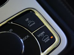 2016款 3.0 V6 SC Vogue  加长版