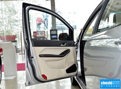 2015款 2.0L 自动 宽享版223座