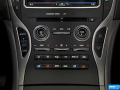 2015款 2.0T 四驅尊雅版