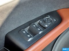 2015款 2.0T 四驱尊雅版