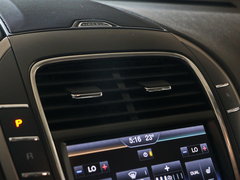 2015款 2.0T 两驱尊享版