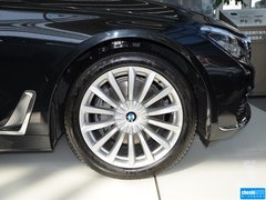 2016款 740Li 领先型