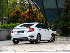 2016款 220TURBO 自动尊耀版