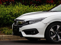 2016款 220TURBO 自动尊耀版