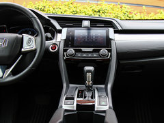 2016款 220TURBO 自动尊耀版